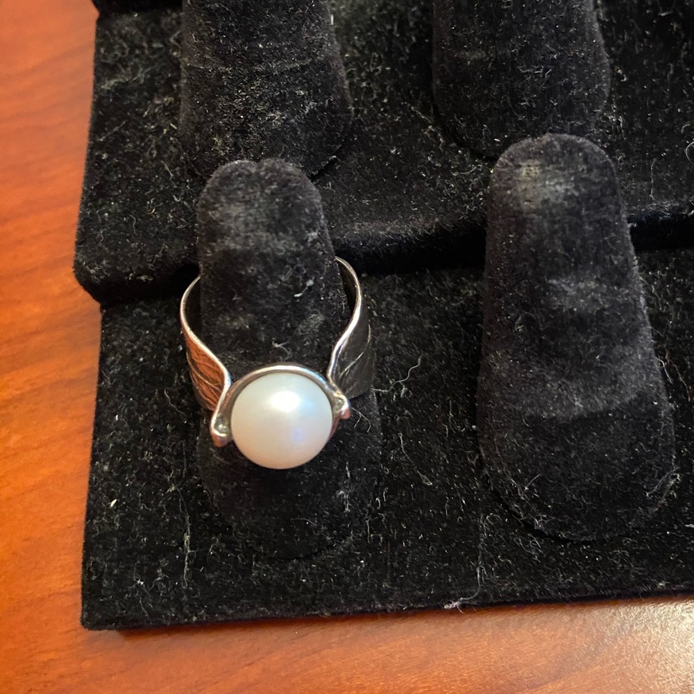 Silpada Sterling Silver nestled pearl ring
